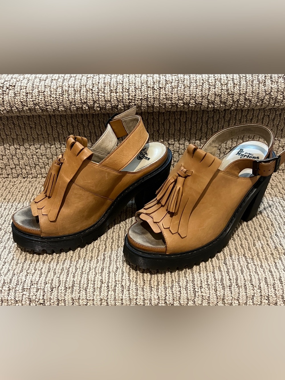 Dr. Martens Seraphina Kiltie Slingback - Tan - Sz 8